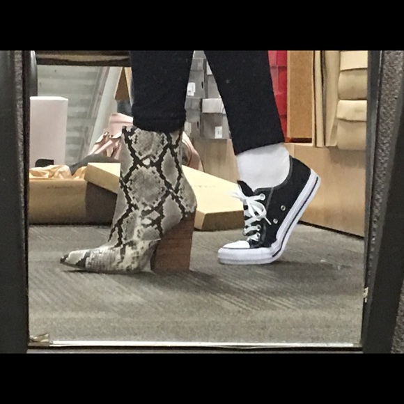 Meet your Posher, Karen - Picture 1 of 1